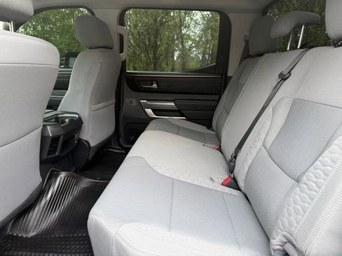 Used 2022 Toyota Tundra SR5 w/ Convenience Package image 10