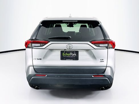 Used 2024 Toyota RAV4 LE image 7