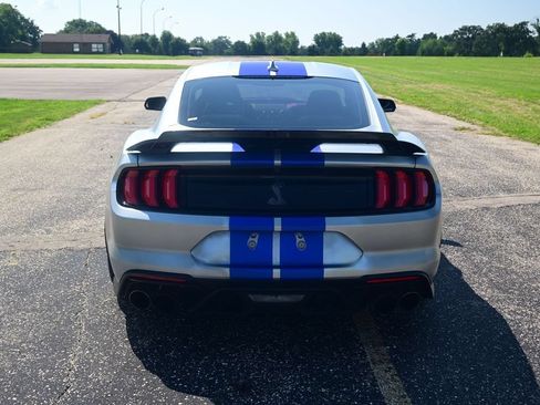 Used 2022 Ford Mustang Shelby GT500 w/ Technology Package RWD image 12
