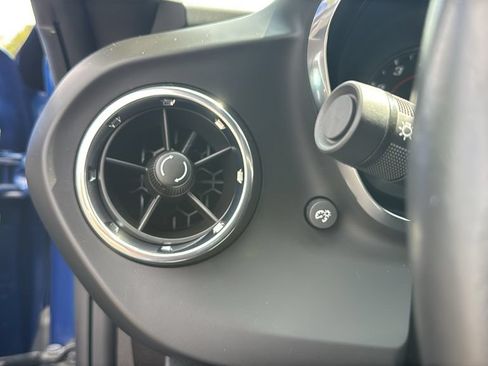 Used 2022 Chevrolet Camaro LT w/ Technology Package RWD image 18