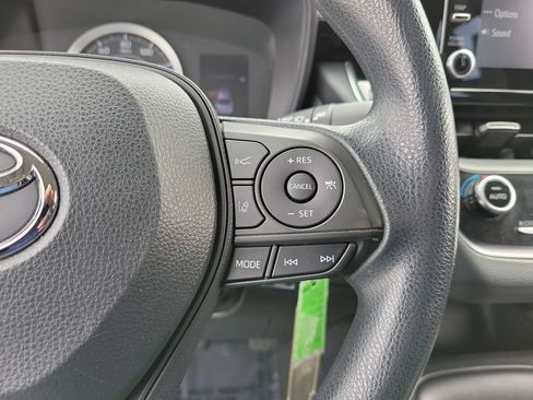 Used 2020 Toyota Corolla LE FWD image 25