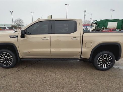 Used 2022 GMC Sierra 1500 AT4 w/ AT4 Premium Package image 39