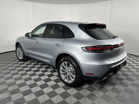 Certified 2025 Porsche Macan image 3