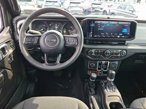 Used 2024 Jeep Wrangler Unlimited AWD/4WD image 11