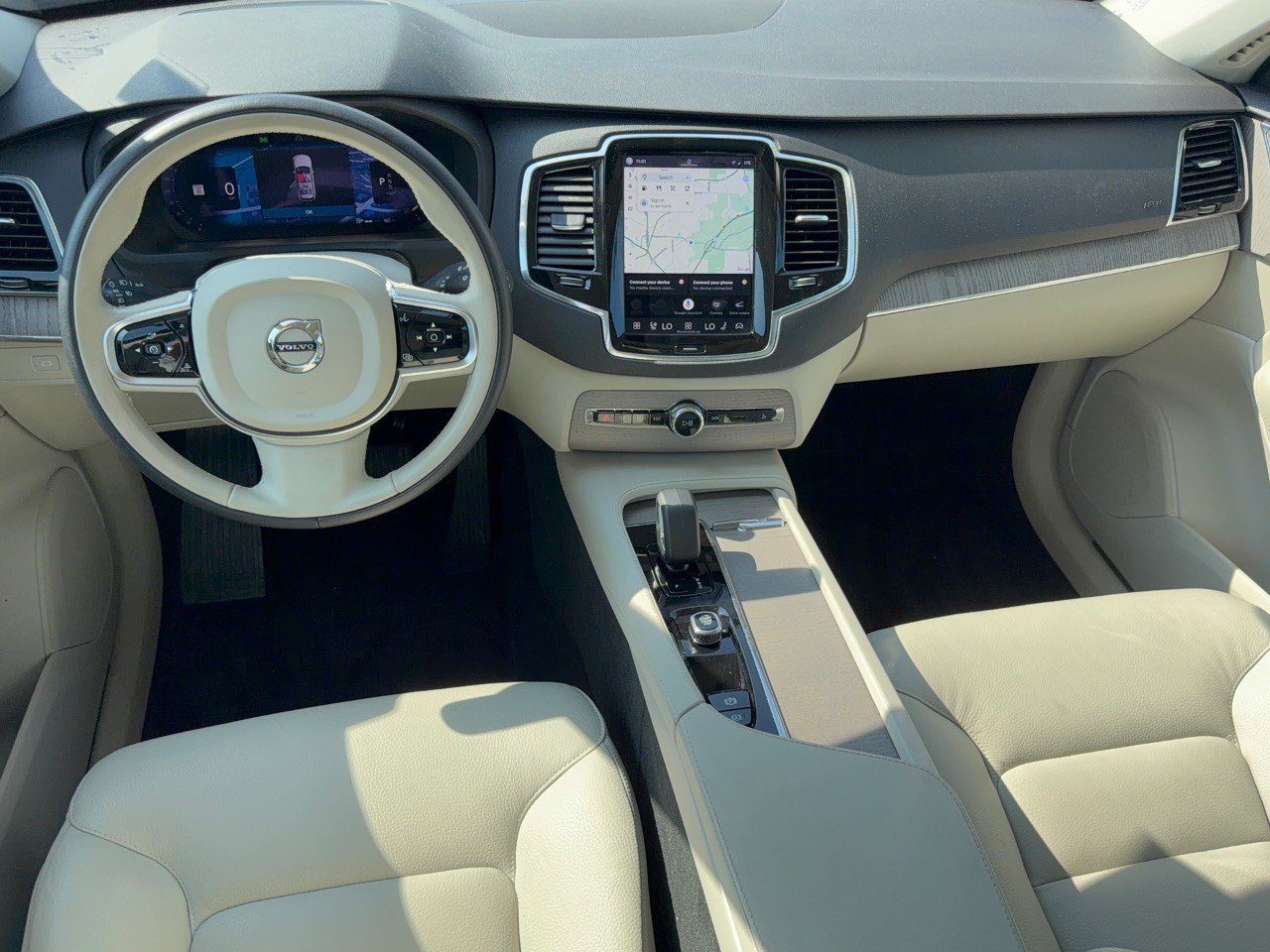Certified 2025 Volvo XC90 B5 Plus w/ Protection Package Premier AWD/4WD image 17
