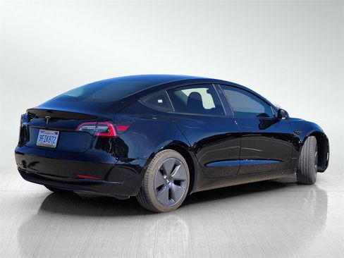 Used 2021 Tesla Model Y Long Range image 4