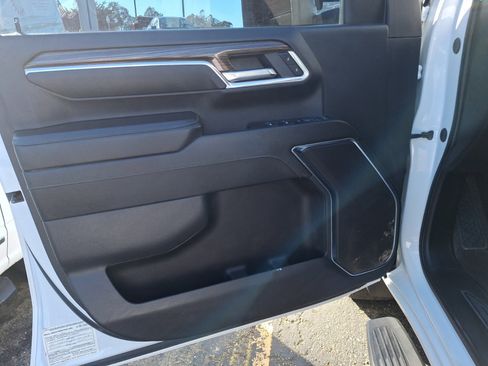 Used 2024 Chevrolet Silverado 2500 LT image 9