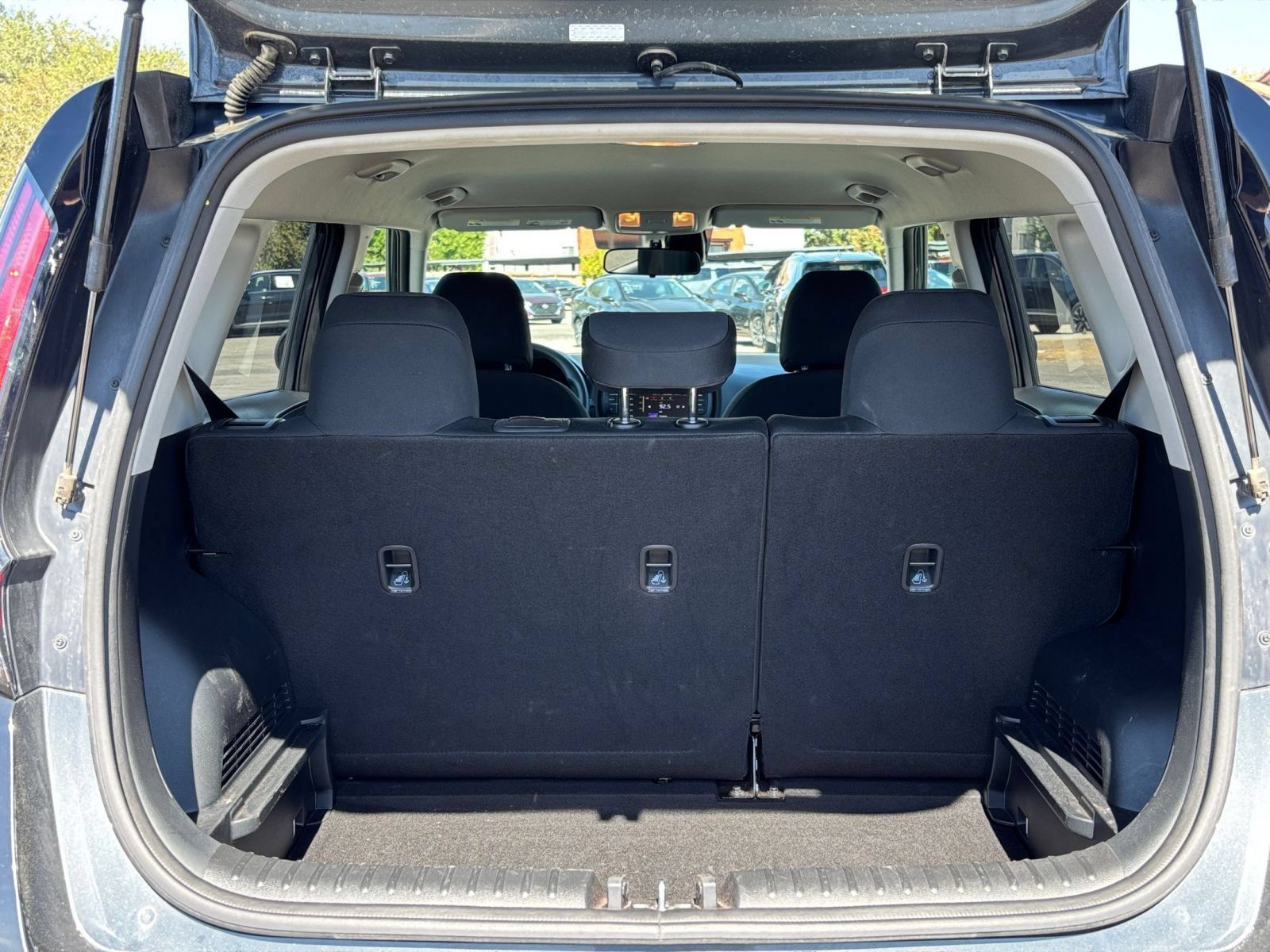 Used 2025 Kia Soul LX w/ LX Technology Package FWD image 28