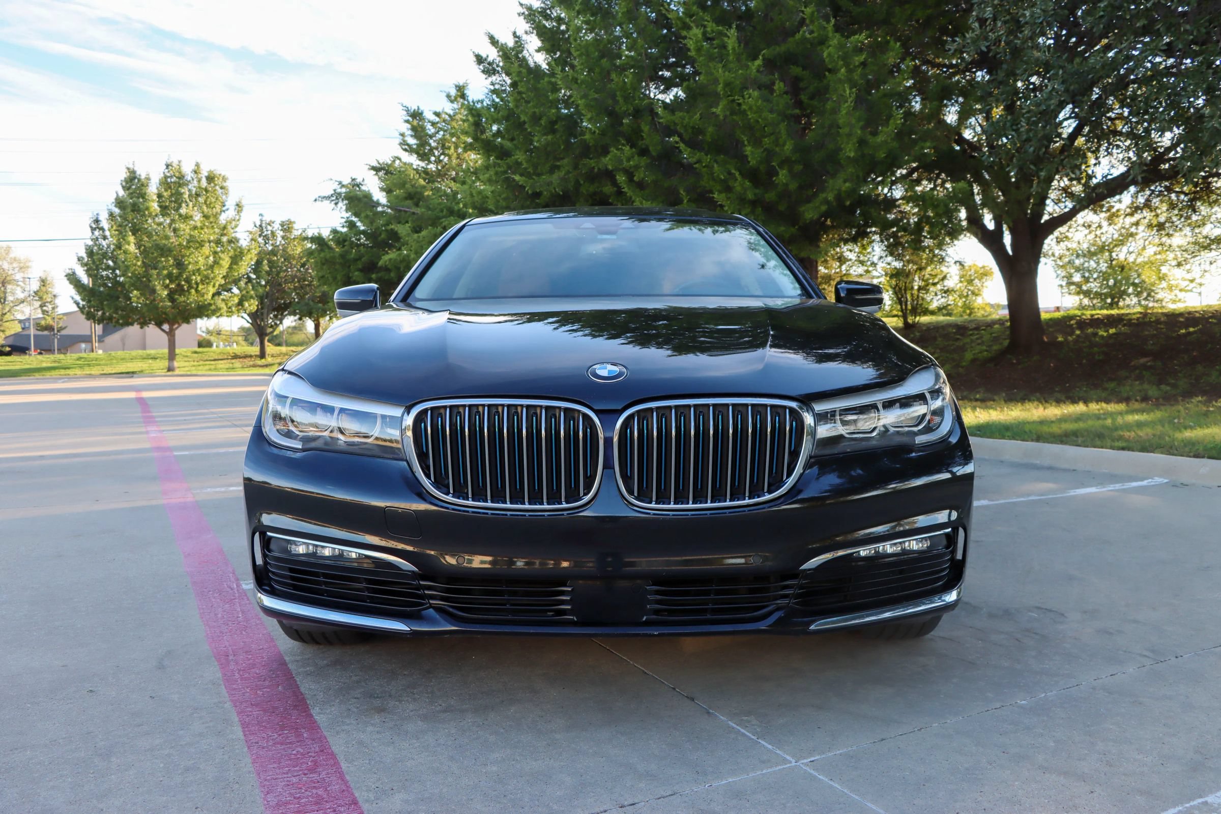 Used 2018 BMW 740e xDrive AWD/4WD image 2