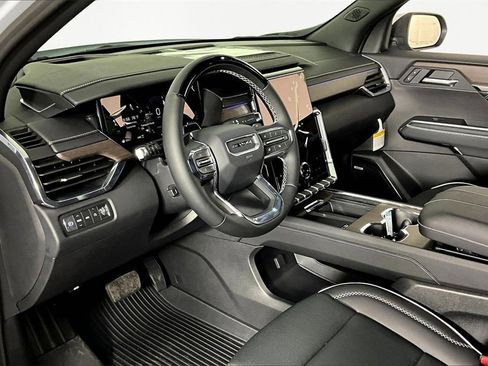 New 2026 GMC Acadia Denali w/ Super Cruise Package image 8