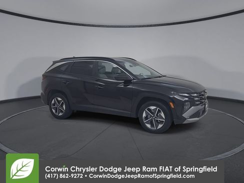 Used 2025 Hyundai Tucson SEL AWD/4WD image 2