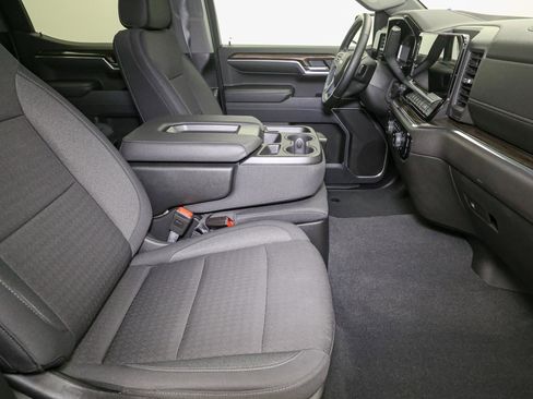 Used 2024 Chevrolet Silverado 1500 LT image 17