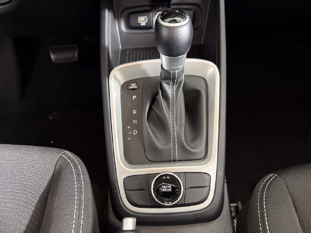 Used 2024 Hyundai Venue SEL FWD image 36