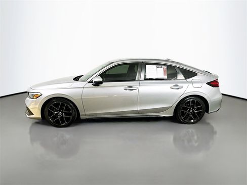 Used 2022 Honda Civic Sport Touring image 5