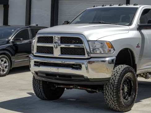Used 2016 RAM 2500 Tradesman w/ Chrome Appearance Group AWD/4WD image 4