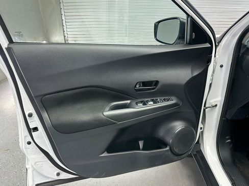 Used 2022 Nissan Kicks S FWD image 16