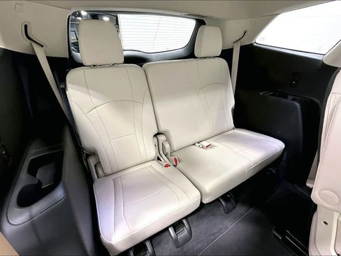 Used 2023 Buick Enclave Essence w/ Experience Buick Package image 37