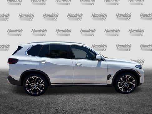 Used 2026 BMW X5 xDrive40i AWD/4WD image 11