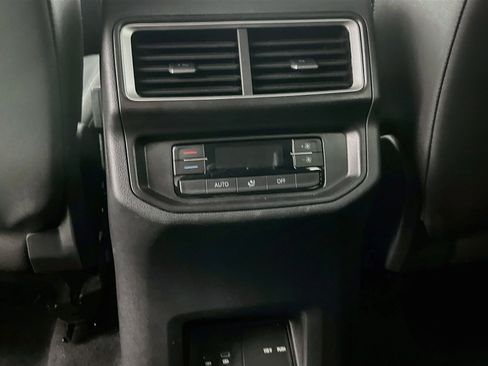 Used 2025 Volkswagen Atlas SE AWD/4WD image 26