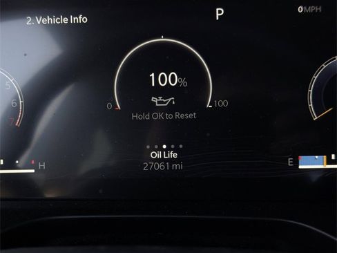 Used 2023 Jeep Grand Cherokee Limited image 14