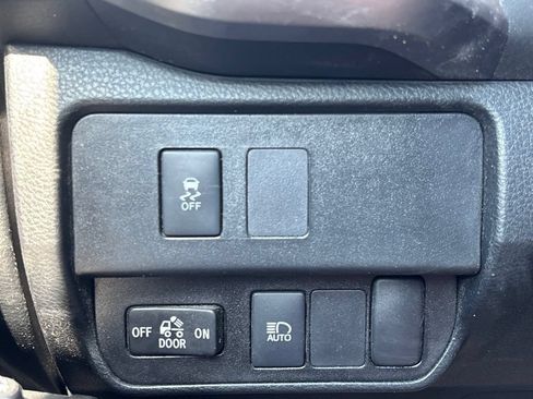 Used 2022 Toyota Tacoma SR5 w/ Technology Package RWD image 23