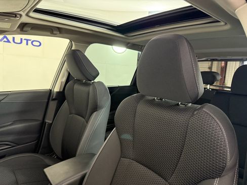 Used 2024 Subaru Forester Premium image 17