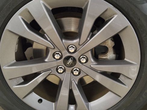 Used 2021 Ford Explorer XLT w/ Equipment Group 202A RWD image 31