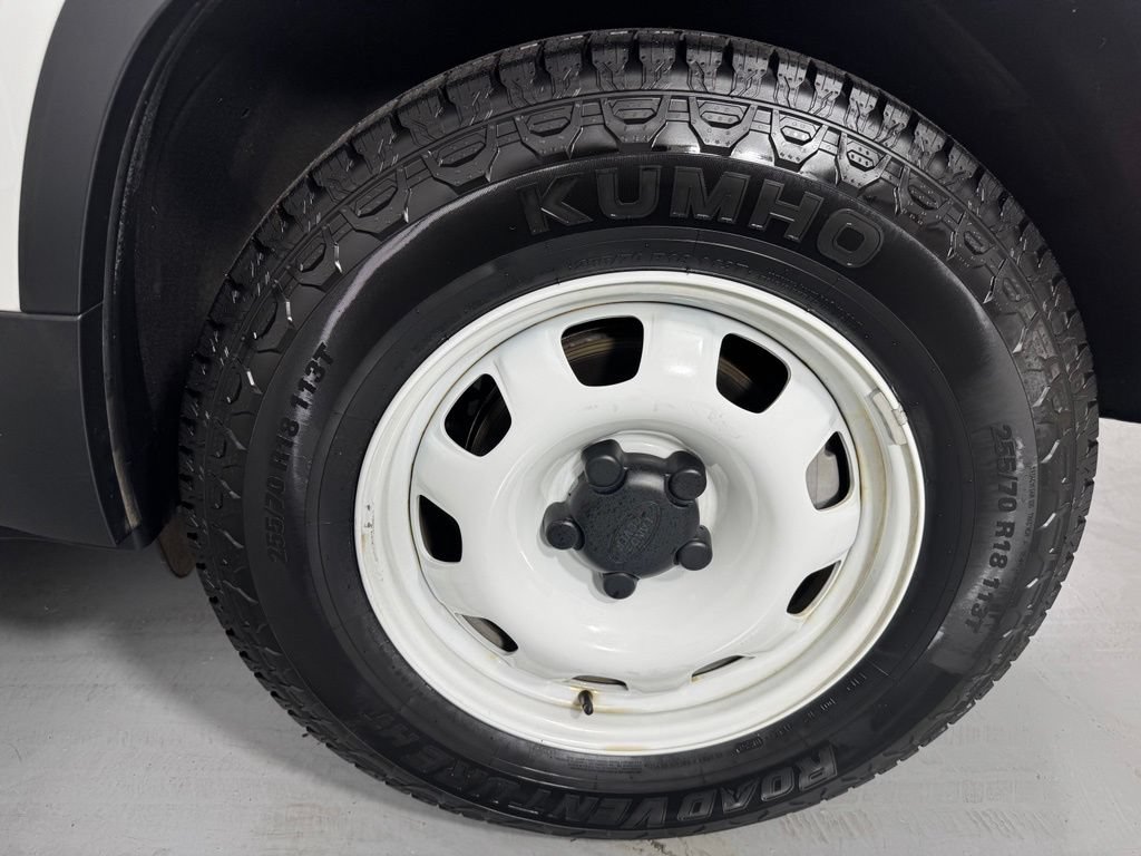 Used 2023 Land Rover Defender 110 AWD/4WD image 30