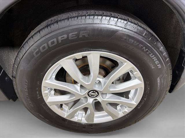 Used 2020 Nissan Rogue S w/ Special Edition Package FWD image 19