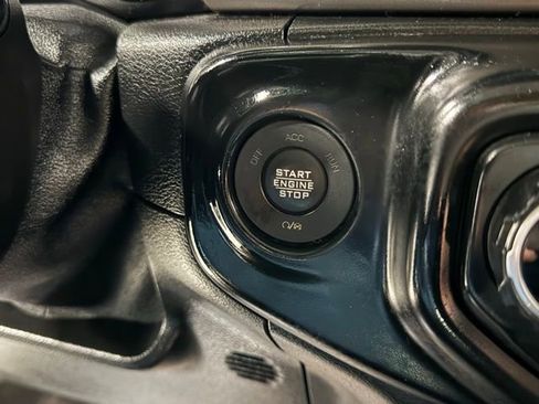 Used 2021 Jeep Wrangler Willys image 17