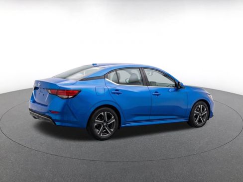 Used 2025 Nissan Sentra SV FWD image 9