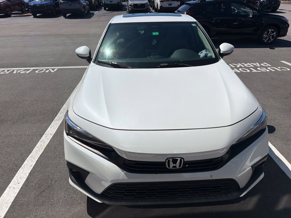 Used 2022 Honda Civic Touring image 2
