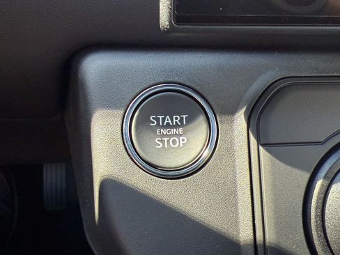 New 2026 Land Rover Defender 110 X-Dynamic SE AWD/4WD image 18
