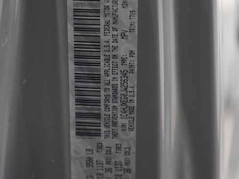 Used 2018 Jeep Wrangler Unlimited Sahara w/ Cold Weather Group image 28