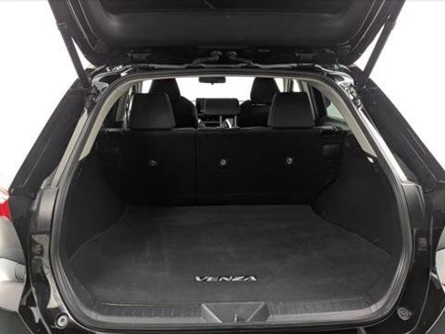 Used 2021 Toyota Venza LE AWD/4WD image 18