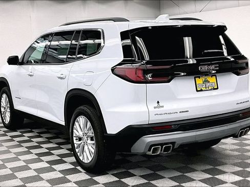 Used 2026 GMC Acadia Elevation w/ Elevation Premium Package AWD/4WD image 3