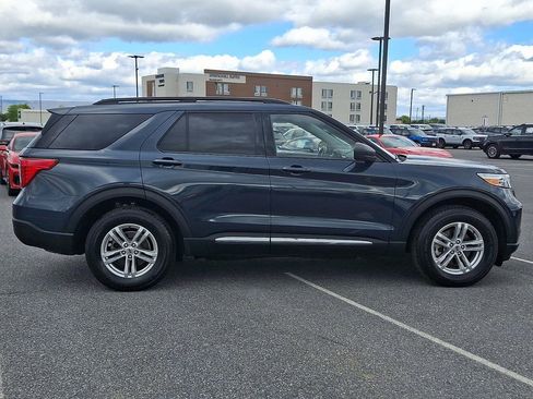 Certified 2023 Ford Explorer XLT w/ Equipment Group 202A AWD/4WD image 7