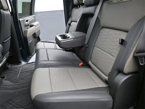 Used 2024 Chevrolet Silverado 2500 ZR2 w/ Technology Package image 17