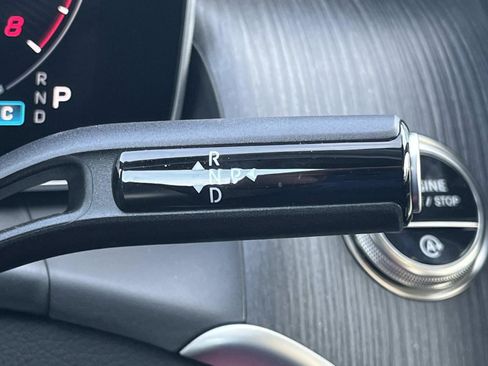 Used 2025 Mercedes-Benz GLC 300 image 35