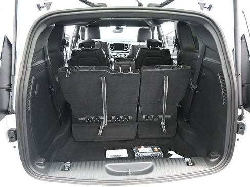 New 2025 Chrysler Voyager LX image 17