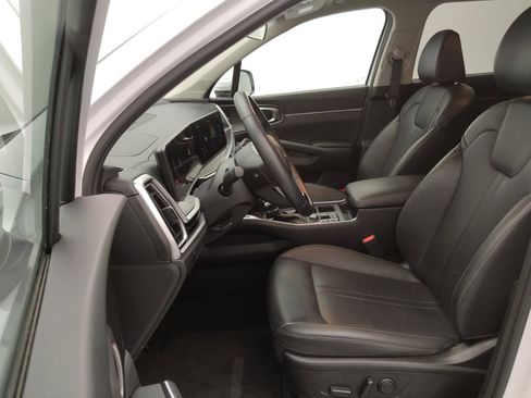 Used 2024 Kia Sorento S image 17