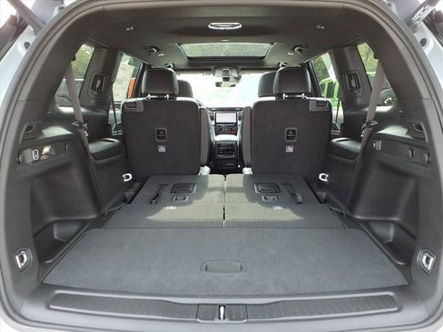 New 2025 Jeep Grand Cherokee L Limited image 5