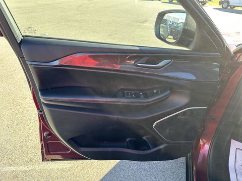 Used 2022 Jeep Grand Cherokee L Laredo w/ Luxury Tech Group I image 22