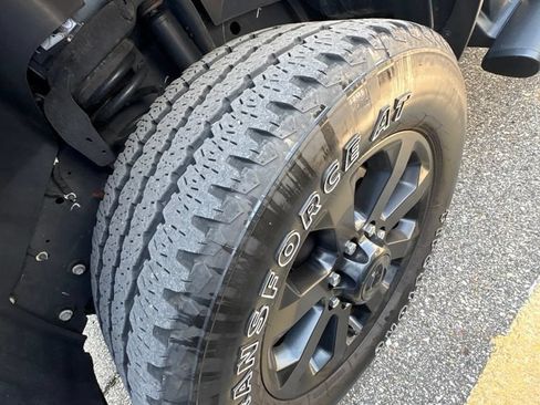 Used 2024 RAM 2500 Big Horn w/ Night Edition AWD/4WD image 5