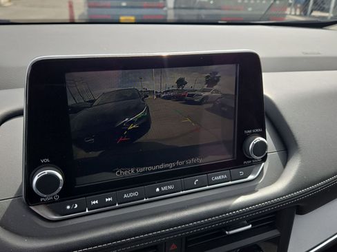 Used 2025 Nissan Rogue SV FWD image 46