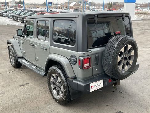 Used 2018 Jeep Wrangler Unlimited Sahara w/ Cold Weather Group image 7