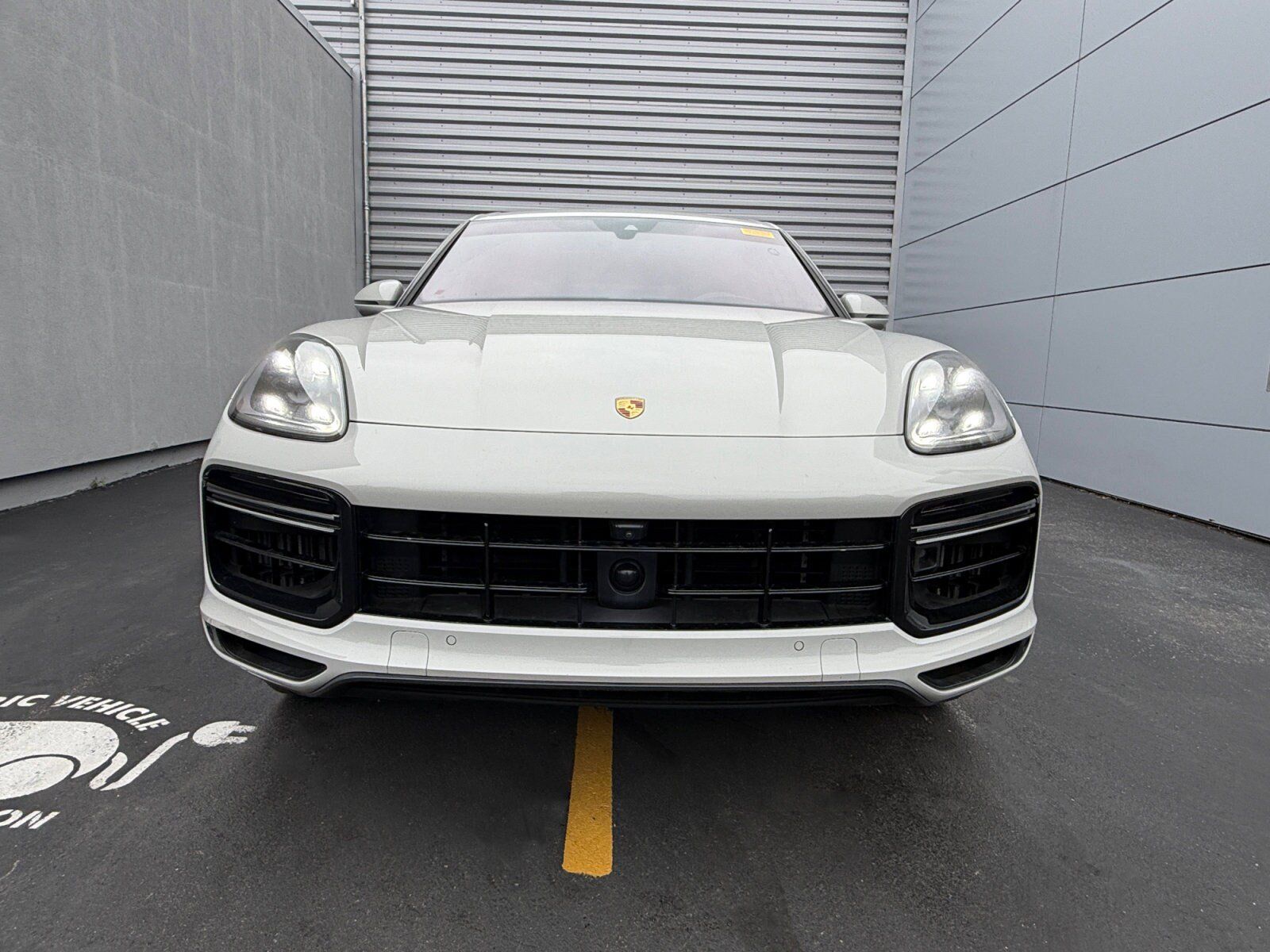Certified 2020 Porsche Cayenne Turbo S AWD/4WD image 6
