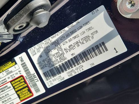 Used 2024 Toyota Sequoia Capstone AWD/4WD image 33