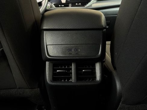 Used 2025 Chevrolet Equinox LT FWD image 12
