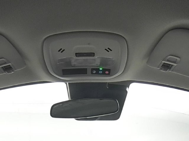 Used 2025 Chevrolet Trax LT FWD image 29